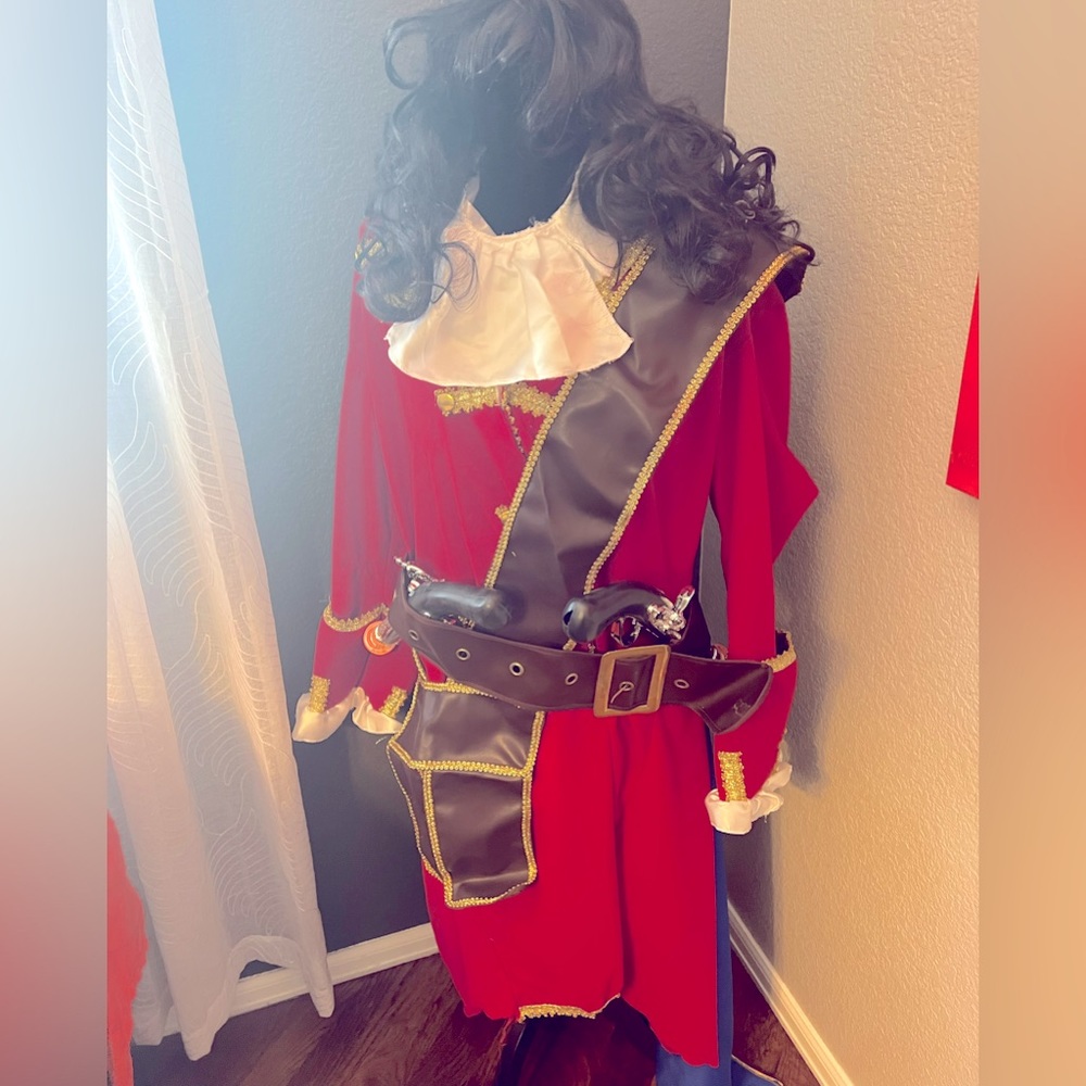 Mens Pirate Captain Morgan Costume.  One size fits most.